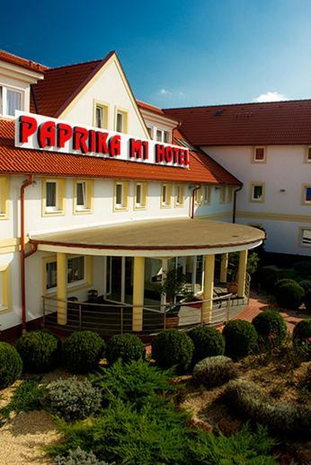Paprika M1 Hotel Hegyeshalom Exterior foto
