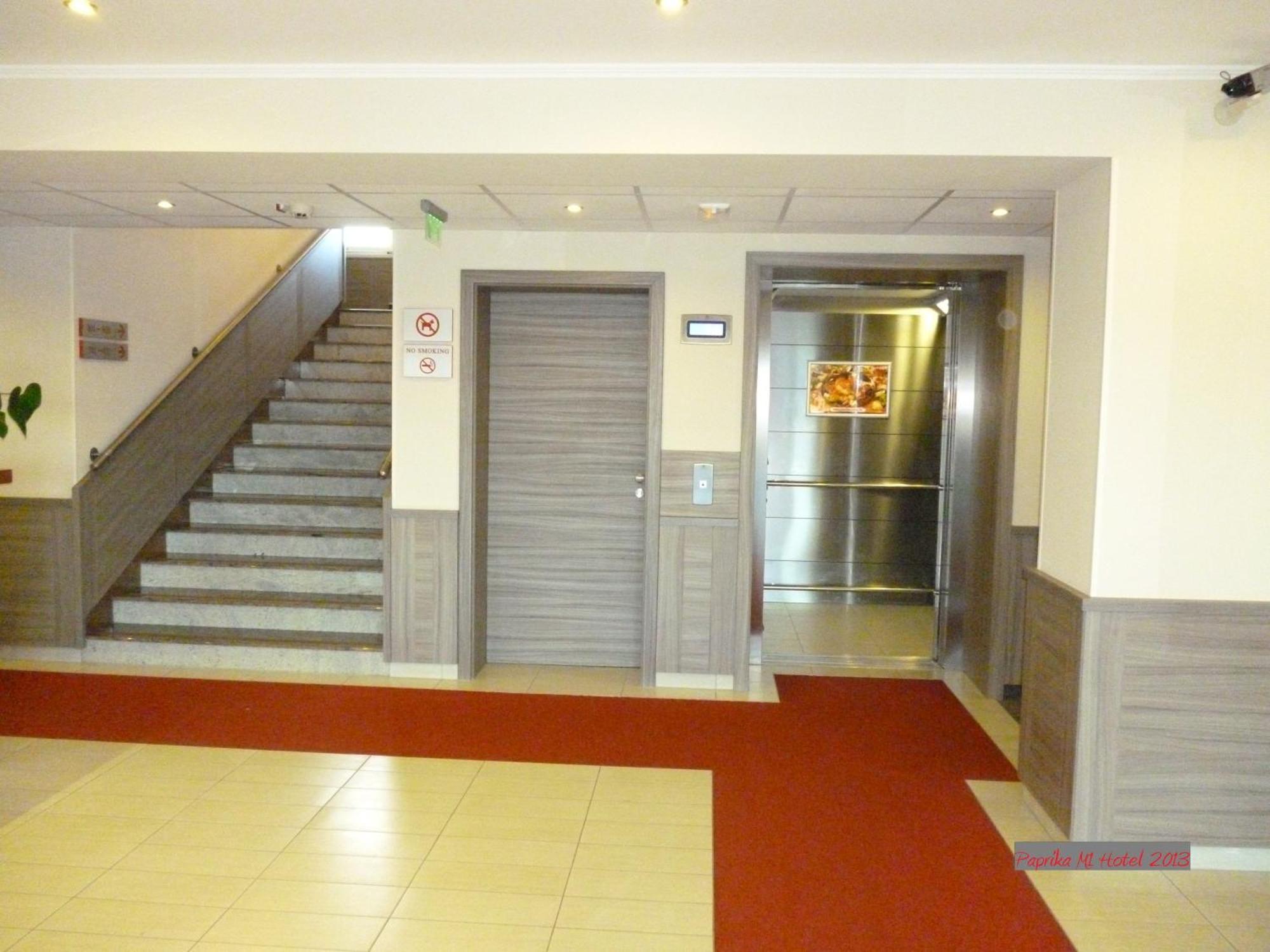Paprika M1 Hotel Hegyeshalom Exterior foto